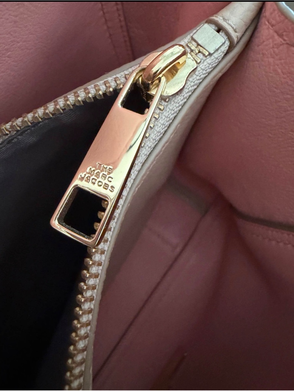 Marc Jacobs Director Tote - Picture 5 of 5